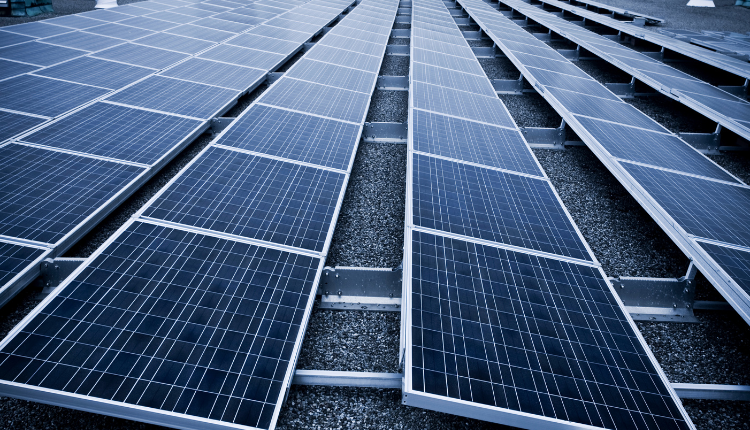 太陽光パネルの寿命は何年？20年・30年説の違いと“寿命の正しい考え方”イメージ