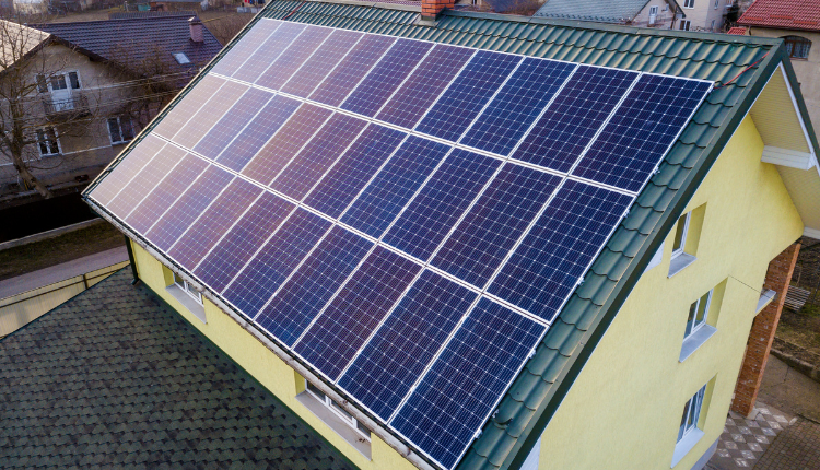 【2026年最新】太陽光発電はやめたほうがいい？「終わった」「元が取れない」と言われる5つの理由と判断基準イメージ