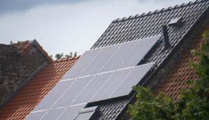 太陽光パネル義務化はいつから？対象エリア・費用・補助金まで完全ガイド【2026年版】